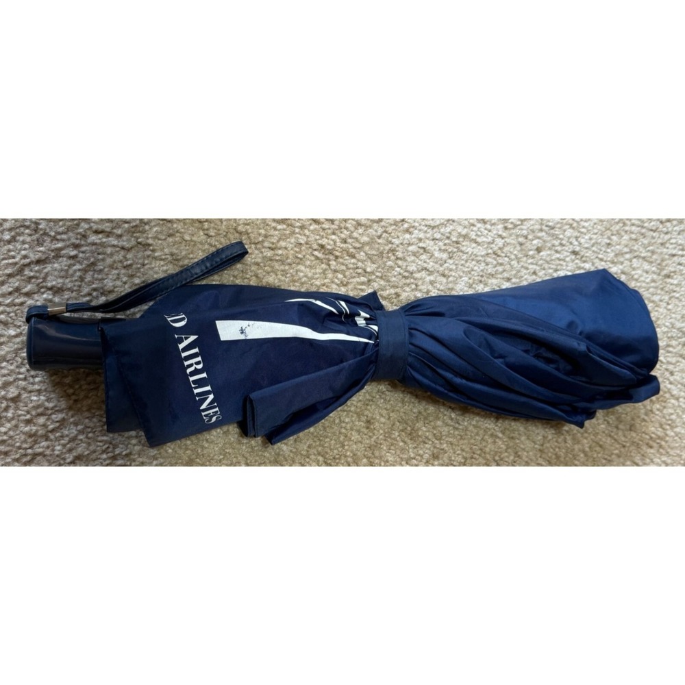 Vintage United Airlines Umbrella 32" Rain Makers Blue Promotional